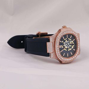 Reloj de Cuarzo de Acero Inoxidable de Marca Privada con Logotipo Personalizado, Características Luminosas, 3BAR, Esfera de 41 mm, Reloj de Moissanita con Diamantes y Correa de Goma - Product Image 3