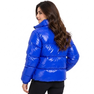 Vêtements d'hiver rembourrés fiables avec doublure en tissu doux, vestes matelassées pour femmes pour un usage quotidien en superposition saisonnière. - Product Image 5