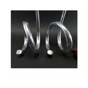 Bougeoir poli de style contemporain fabriqué en Aluminium moulé, porte-bougie - Product Image 5