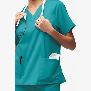 Vente en gros OEM – Blouses d'infirmière personnalisées de haute qualité, unies, à deux poches, en polyester et coton épais pour femmes - Product Image 6