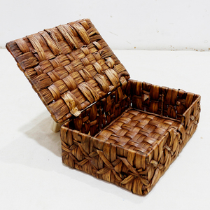Panier de rangement artisanal en jonc de mer, boîte organisatrice tressée en feuilles de palmier avec couvercle pour la maison et la cuisine - Product Image 1