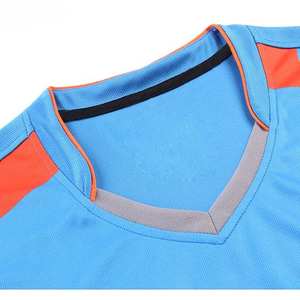 Camisetas de Fútbol Retro Personalizadas para Hombre, Uniformes Deportivos, Kits de Alta Calidad, Camiseta de Fútbol con Cuello en V, Proveedor de Camisetas - Product Image 4