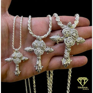 Collier Hip-Hop Religieux Détailné en Argent Sterling 925 Entièrement Sertie de Moissanite, Pendentif Croix en Gros - Product Image 4