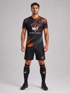 Tenue de football personnalisée, maillot et short de football haut de gamme, tissu extensible doux pour les matchs de compétition en extérieur - Product Image 1