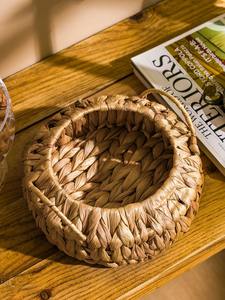 Un panier adorable en jacinthe d'eau, fait main, pour le rangement, vente en gros, écologique, fabriqué au Vietnam - Product Image 4