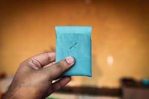 กระเป๋าสตางค์หนังแท้คุณภาพสูงเย็บไร้รอยต่อ ปิดด้วยแม่เหล็ก ดีไซน์มินิมอล สำหรับขายส่ง รุ่น SLW-0021 - Product Image 3