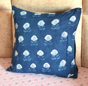 ปลอกหมอนอิงลายเรขาคณิตสีคราม ผ้าฝ้ายตกแต่ง - Product Image 3