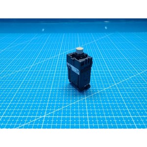 Conjunto de Botón Pulsador Iluminado AR9T511-M+DR22E3L Usado Como Está, Piezas de Equipos Semiconductores Legacy - Product Image 1