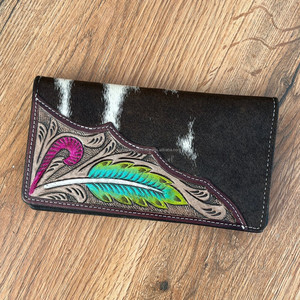 Étui pour téléphone sculpté à la main en cuir de créateur Portefeuille élégant en cuir de fourrure de vachette Multi Uses Collection élégante de portefeuilles - Product Image 2