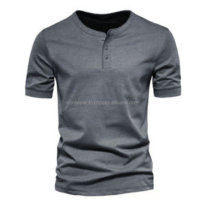 เสื้อยืดคอวีผู้ชายสไตล์วินเทจ แขนสั้น ผ้าถัก ยับยาก ลายเรียบ สำหรับฤดูร้อน - Product Image 1