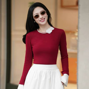 Suéter de Punto para Mujer, Color Rojo Intenso, Manga Larga, Adornado con Perlas y Flores |   Top Cleo para Usar en Vacaciones de Invierno |   LAVIEM - Product Image 1