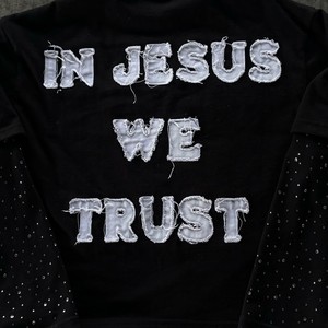 เสื้อยืดแขนสั้นทรงบ็อกซี่พิมพ์ลายดิจิทัลสำหรับผู้ชาย ผ้าฝ้าย 100% ประดับคริสตัล สองชั้น แบบครอป - Product Image 5