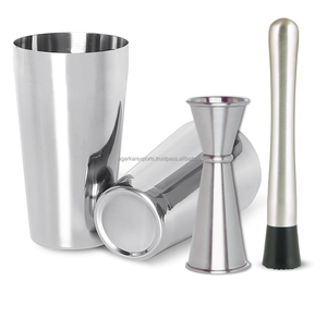 Shaker à cocktails professionnel en acier inoxydable 3 pièces |   Ensemble d'outils de bar de luxe |   Accessoires de bar |   Compatible lave-vaisselle |   Maison et Commerce - Product Image 2