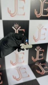 Pendentif en argent sterling 925 avec diamant moissanite, pendentif personnalisé avec le nom DYLAN, entièrement serti de diamants, pendentif avec initiales au prix de gros - Product Image 2