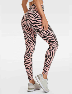 Leggings Deportivos Transpirables Antibacterianos de Cintura Alta con Sublimación Personalizada para Mujer, Tallas Grandes, Venta al Por Mayor - Product Image 4