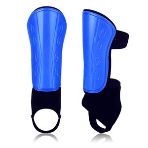 Espinilleras de Fútbol Acolchadas con Soporte para Tobillos y Correas Ajustables para una Protección Integral - Product Image 1