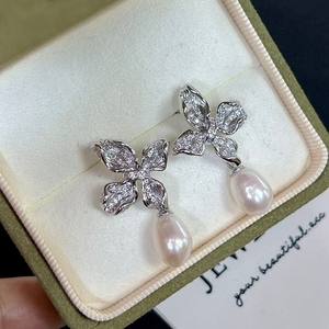 Heavy Industry's Exquisite Luxurious Diamond Studded Dancing Butterfly <b>Earrings</b> New Popular Item <b>Fashion</b> <b>Drop</b> <b>Earrings</b> - Product Image 1