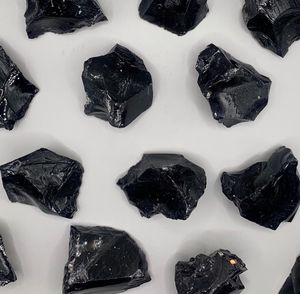 Vente en gros Obsidienne noire Pierre brute Pierre naturelle brute de haute qualité Cristal d'obsidienne dégringole Morceaux Minéraux Pierre brute - Product Image 6