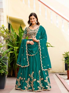 Emerald Green <b>Lehenga</b> Choli Set Gold Embroidered Traditional Indian Pakistani Outfit for Wedding Party <b>Women</b> - Product Image 2