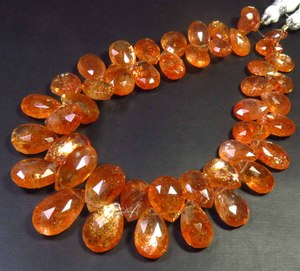 Perles Confetti en Pierre de Soleil Africaine 8-15mm, Magnifique Éclat Naturel Orange, Pierre Précieuse de Qualité Supérieure, Collier Facetté Coupe Poire de 8 pouces - Product Image 3
