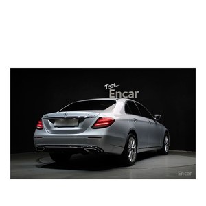 Mercedes-Benz Clase E E300 4MATIC Exclusive, abril de 2019, 92,488 km, caja de cambios automática, asientos de cuero, emisiones Euro V, volante a la izquierda - Product Image 2