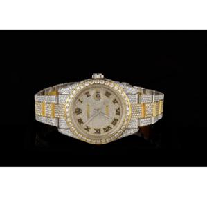 นาฬิกาข้อมือโมอิสซาไนต์แบบหรูหรา ผลิตในอินเดีย เหมาะสำหรับงานปาร์ตี้ คอนเสิร์ตดนตรี และงานของเหล่าคนดัง มีจำหน่ายแล้ว - Product Image 1