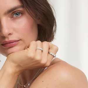 Bague de mariage incurvée en or jaune 14 carats avec diamant de laboratoire taille marquise et rond, vente en gros - Product Image 2