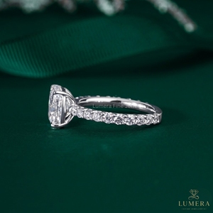 <b>Round</b> Cut Diamond Engagement Ring F Color VS1 Clarity <b>Cushion</b> Cut Accent Stones Luxury Solitaire Wedding Band Fine Jewelry Gift - Product Image 2