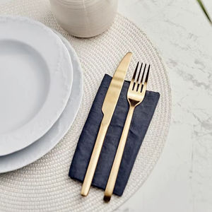 Moderno juego de comedor estilo palacio, diseñado para celebraciones glamurosas, con comodidad refinada y excelencia en la organización de eventos de alta gama. - Product Image 1