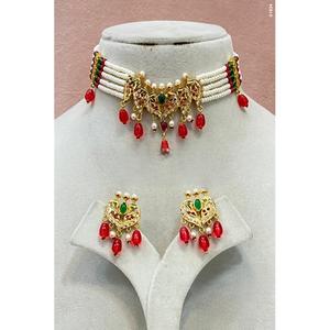 Ensemble collier et boucles d'oreilles en or plaqué or avec perles élégantes, aspect véritable Kundan, pour femmes, collection pour mariage et fêtes. - Product Image 1