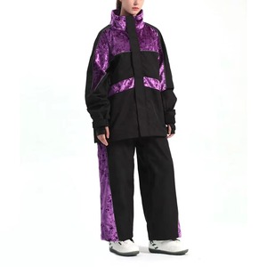 Traje de Esquí Unisex con Bloques de Color Morado y Negro, Chaqueta y Pantalones Impermeables y Aislantes, Cuello Alto, Cierre de Cremallera, Trajes para Adultos - Product Image 1