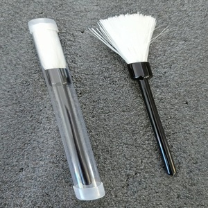 Brosse anti-poussière en fibre de verre pour empreintes digitales avec tube de rangement pour les enquêtes sur les lieux de défaits et en laboratoire - Product Image 3