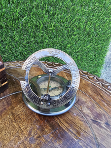 Boussole armillaire vintage en laiton avec aiguille solaire sur boîte en bois, instrument de navigation nautique fait main, décoration maritime antique - Product Image 4