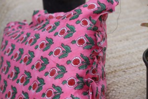 Housse de coussin artisanale moderne bohème en coton à volants, imprimé floral indien, pour la maison et l'hôpital, luxe, avec franges et volants - Product Image 2