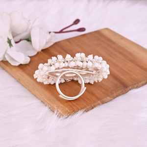Grande bague réglable de style bohème avec motif floral et pierres précieuses en perles - Product Image 6