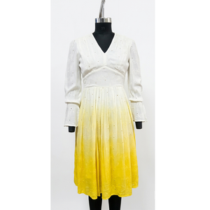 Belle robe midi en viscose avec broderie Schiffli, col en V, poignets élastiques, longueur genou, robes décontractées pour femmes, à porter au quotidien - Product Image 1
