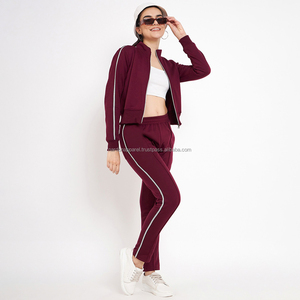 Nardon Apparel Distress Patch Rhinestone Survêtement 2pc Pantalon de survêtement évasé et sweat à capuche Acid Wash Cropped 2 Piece Set pour les femmes - Product Image 5