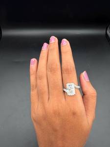 Anillo de compromiso de moissanita de 5.02 CT con corte cojín modificado y banda en espiral para mujer, de plata 925, regalo para fiesta de bodas para pareja - Product Image 3