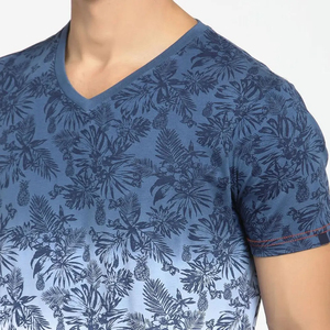 Camisetas de manga corta para hombre, de tela suave, ligeras y transpirables, con cuello en V, para actividades diarias informales con comodidad. Camisetas con cuello en V para hombre. - Product Image 6