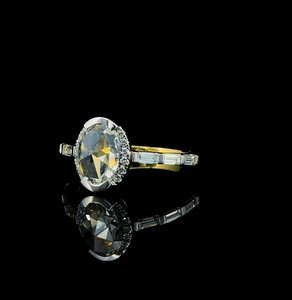 Anillo de Compromiso con Halo de Diamantes Cultivados en Laboratorio con Corte Ovalado y Piedras Laterales de Baguette, Anillo de Boda de Lujo de Oro Sólido - Product Image 2