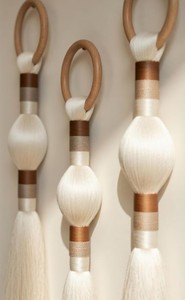 Gran tapiz de macramé de algodón hecho a mano con diseño de flecos naturales para decoración del hogar estilo boho chic, telón de fondo para bodas y decoración de cuartos infantiles. - Product Image 5