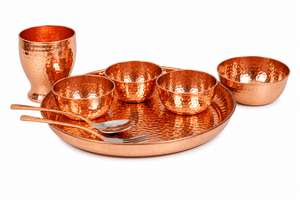 Juego de Thali de Cobre Puro Martillado, Plato Redondo Indio para Cena con 5 Tazones, Cuchara, Tenedor y Recipientes para Condimentos - Product Image 4