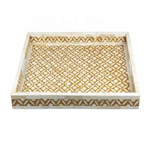 Nueva Bandeja de Servir Elegante de Origen Indio, Hecha a Mano, con Incrustaciones Geométricas de Hueso en Color Crema Dorado, 50x38cm, para un Uso Elegante y Práctico - Product Image 2