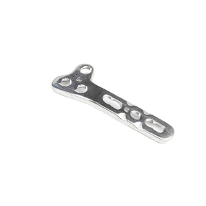 Placa Quirúrgica Ajustable de Acero Inoxidable AS-786 de Ametrina Surgical para Ortopedia Veterinaria, para Ligamento Cruzado Tibial - Product Image 3