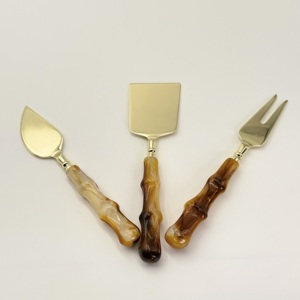 Juego de 3 piezas de cuchillos para queso de acero inoxidable dorado con mango de resina para mesa de desayuno, juego de cuchillos para queso y espátula para mantequilla a bajo precio - Product Image 5