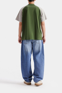 Camiseta Oversize Premium de Streetwear para Hombre con Mangas Raglán en Contraste, Estampado Gráfico Vintage, Moda Urbana Casual, Ajuste Holgado - Product Image 4