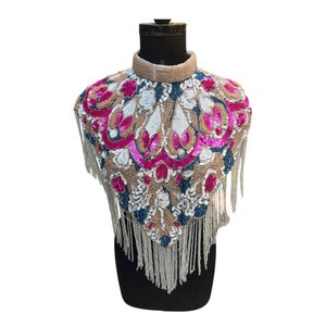 Nouvelle conception de cape-poncho en dentelle perlée et sequins, tissu en maille 100% coton, motif élégant et romantique - Product Image 4