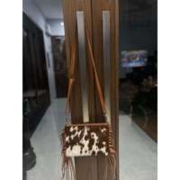 Sac à bandoulière élégant en cuir de vache avec pompon pour femme avec pochettes LB 1030