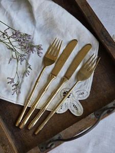 Juego de Cubiertos de Latón con Diseño de Bambú Vintage, Acabado Mate, Resistente al Óxido, Vajilla para Bodas - Product Image 3