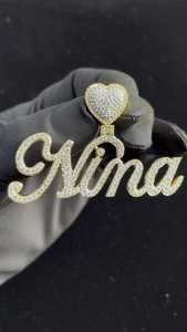 Collar de Plata de Ley 925 con Colgante de Corazón y Nombre en Letra Cursiva, con Incrustaciones de Moissanita Bicolor, Estilo Hip Hop de Lujo - Product Image 4